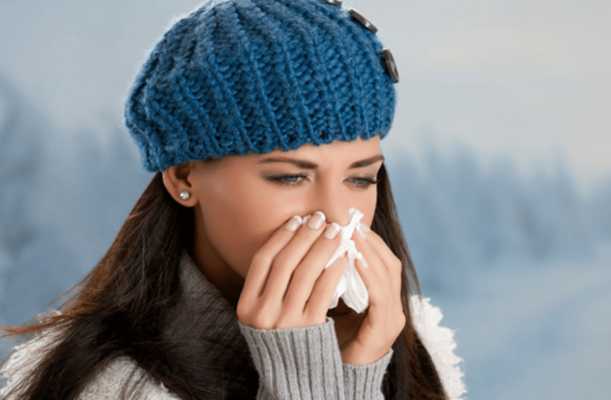 woman in cold wearing hat