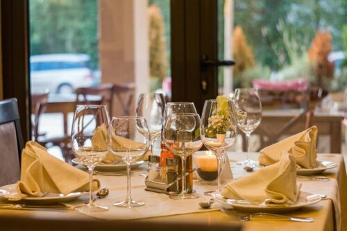 restaurant table setup