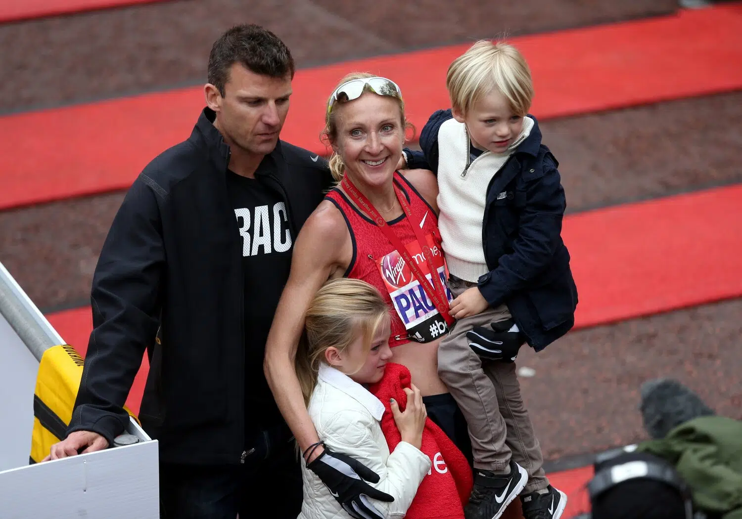 Paula radcliffe and family after the london marathon 2015