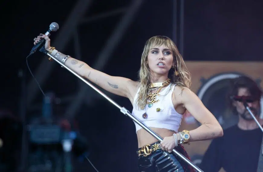 miley cyrus in concery