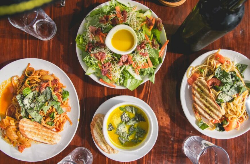rangeoffoodontableplates