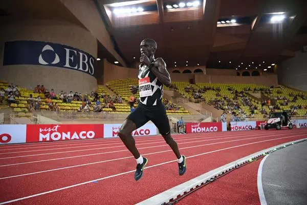 Cheptegei breaks world 5000m record in Monaco 