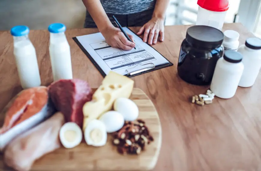 sports person working out nutrition plan 1 scaled