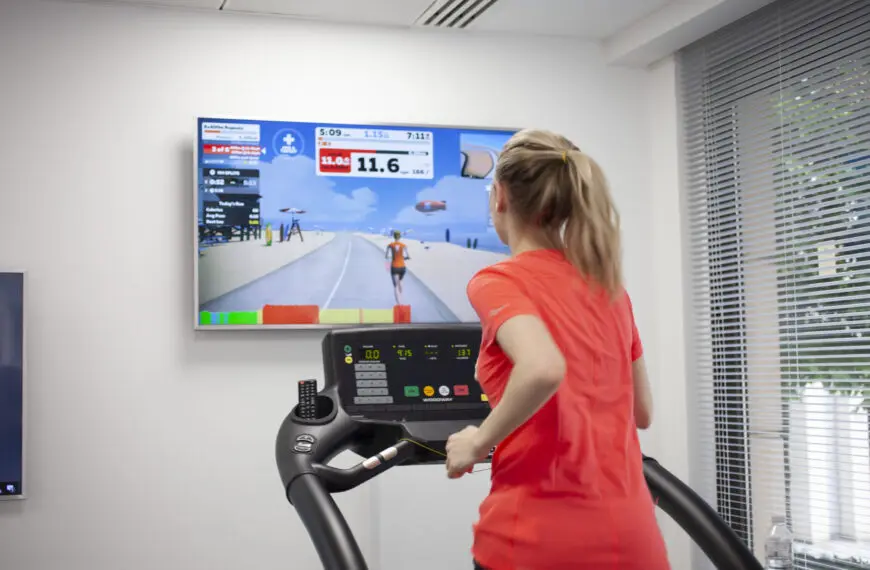 I Tried The Zwift Running Video Game And It Made My Treadmill Workout So Much Less Boring