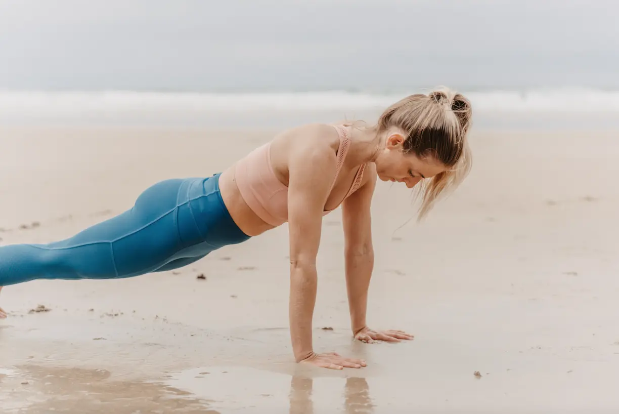 Female team promoting surfing 3