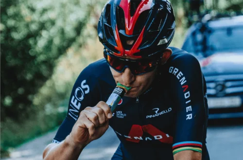 cyclist drinks sis gel
