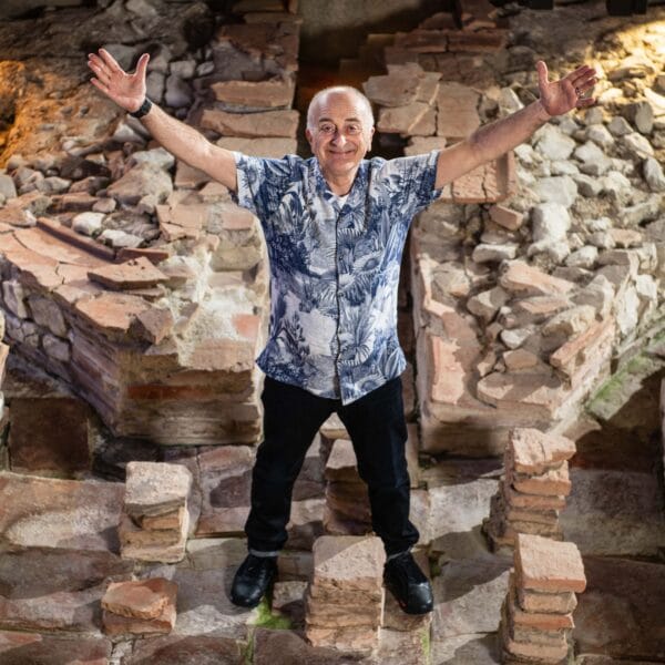 tony robinson scaled