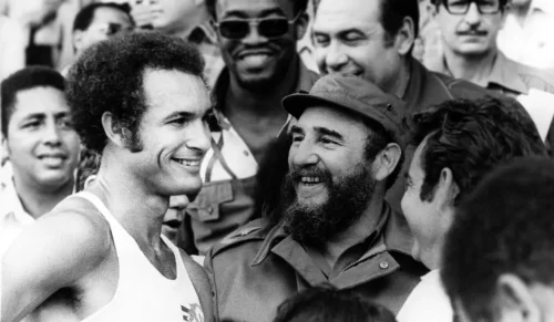 Alberto Juantorena and Fidel Castro in Havana 1977 INDER