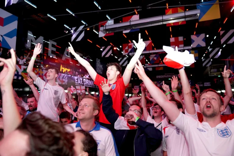 england fans celebrate