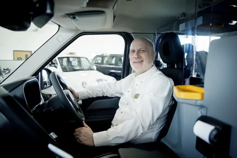 levcs london taxi test driver