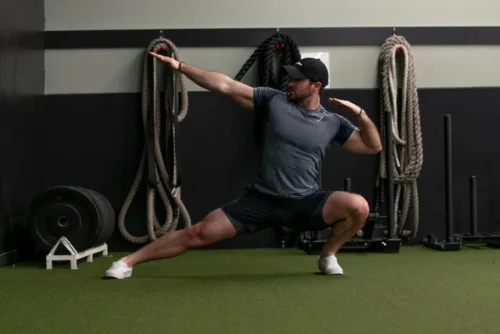 man exercising in gym  scopio 89dc8911 94d0 4713 8e94 cb2d51071c2e