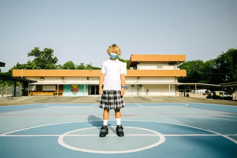 BACK TO SCHOOL SNEAKER WITH BAD BUNNY 1