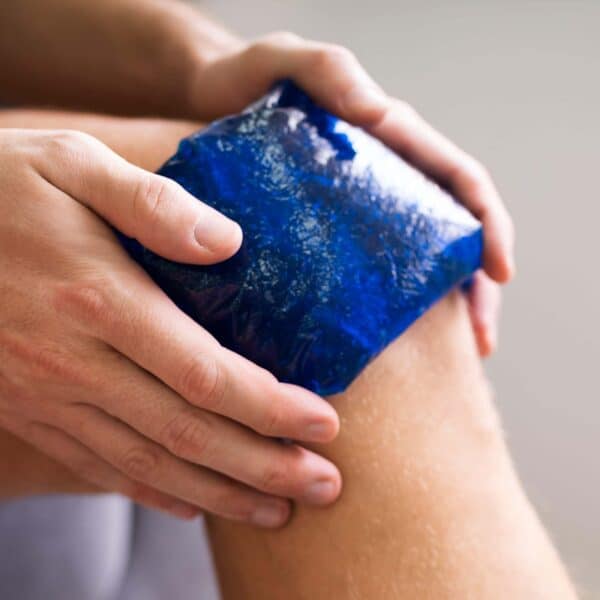 cold compress on knee scaled