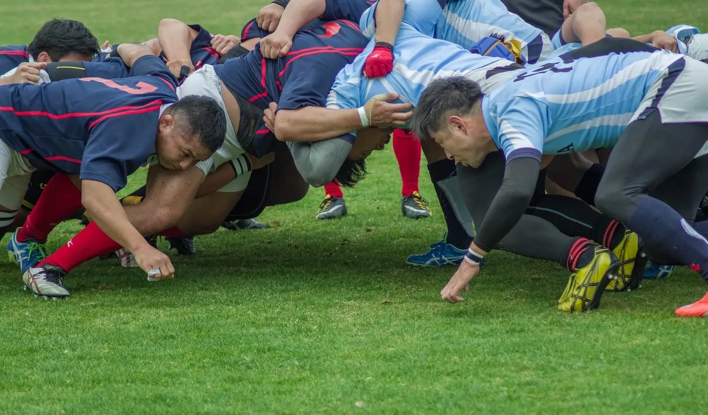 rugby players scrum