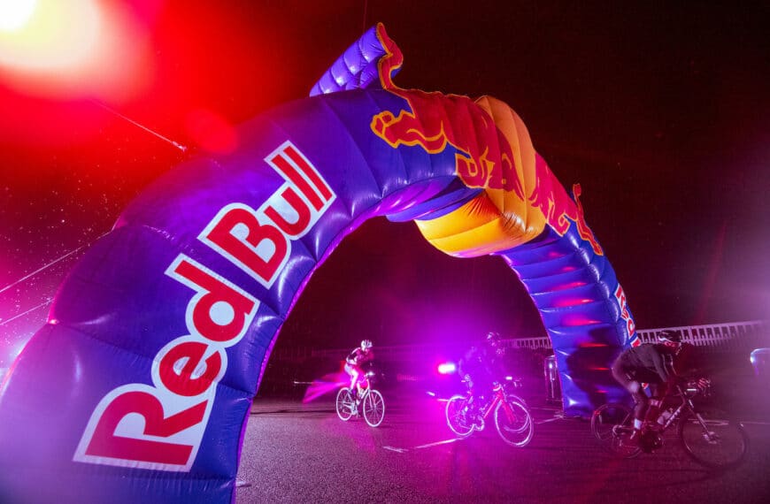 404 Cyclists Take Part In Red Bull Timelaps 25 Hour Mass Start Cycling Event – Racing As The Clocks Go Back