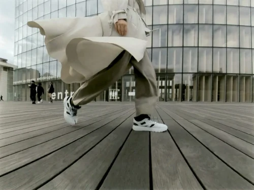 Maison Margiela x Reebok Classic Leather Tabi Décortiqué 29 scaled