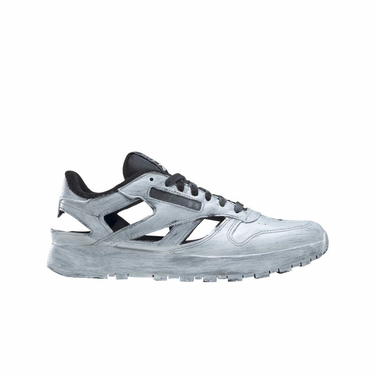 Maison Margiela x Reebok Classic Leather Tabi Décortiqué 4