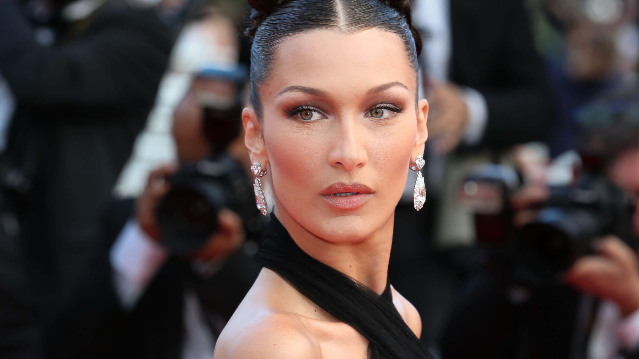 Bella Hadid Says A Brain Scan Made Her Give Up Drinking – So How Does ...