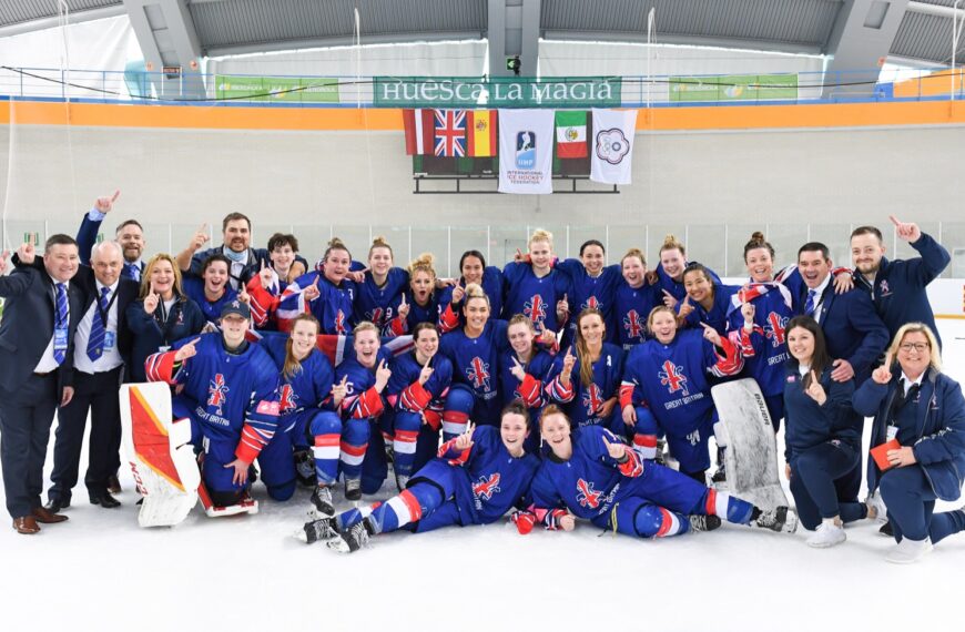 GB Women team photo 2022 gold