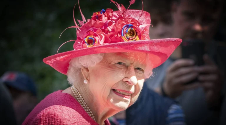 HRH Queen Elizabeth II e1650453981590
