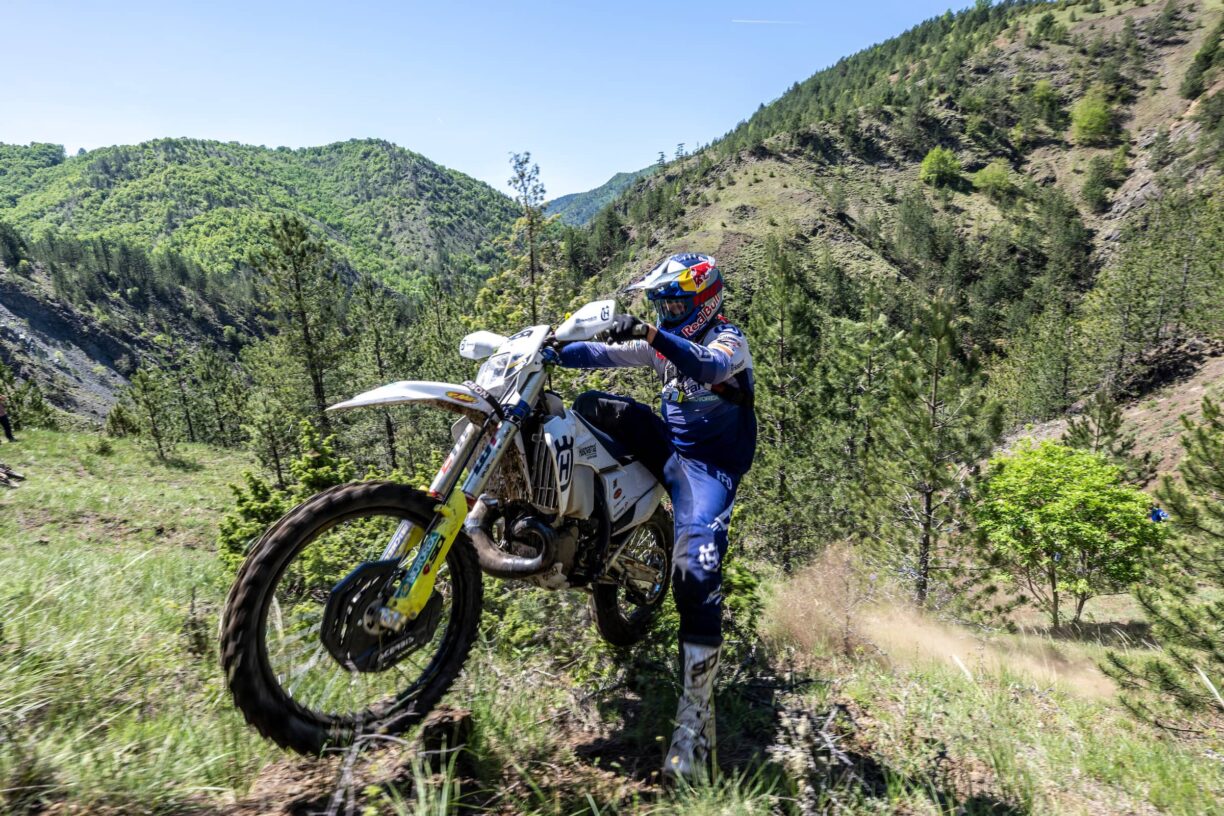 Billy bolt performs during the fim hard enduro xross challenge race in serbia on may 21 2022