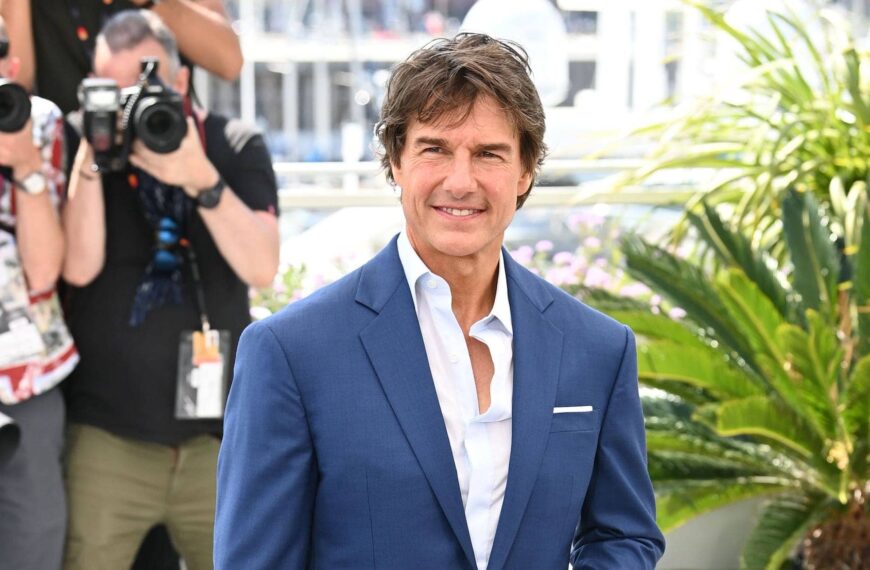 Tom Cruise at Premiere