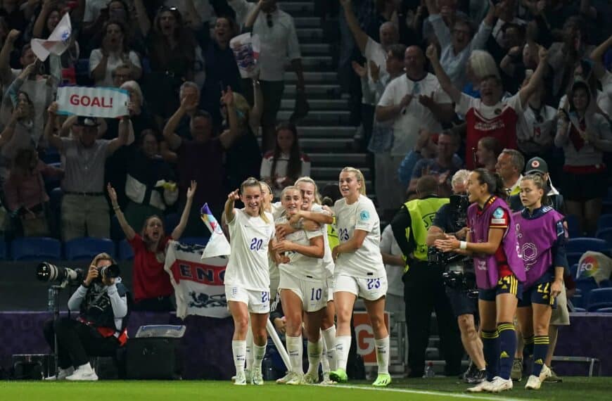 england women footballers celebrate