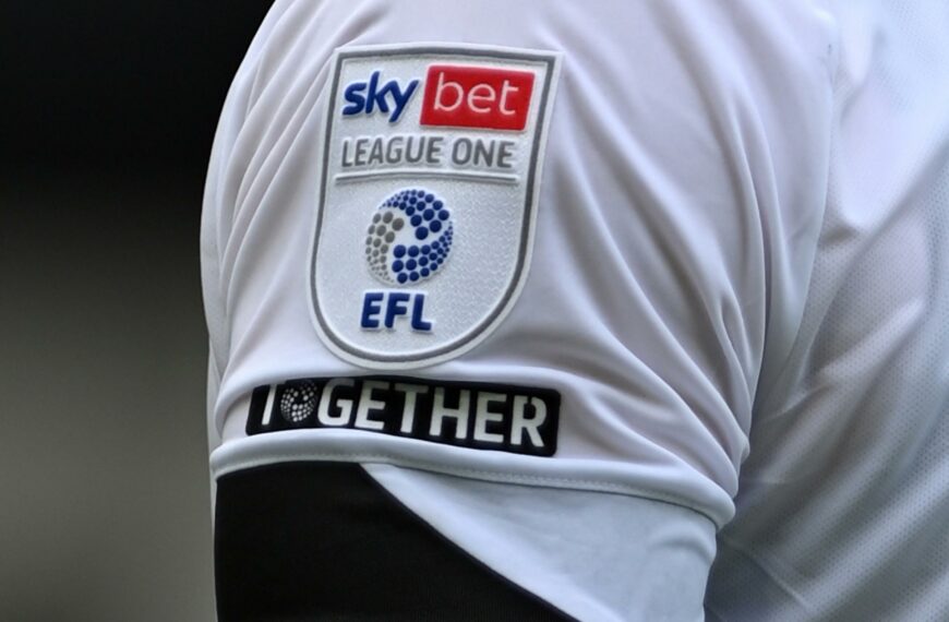 efl in it together armband