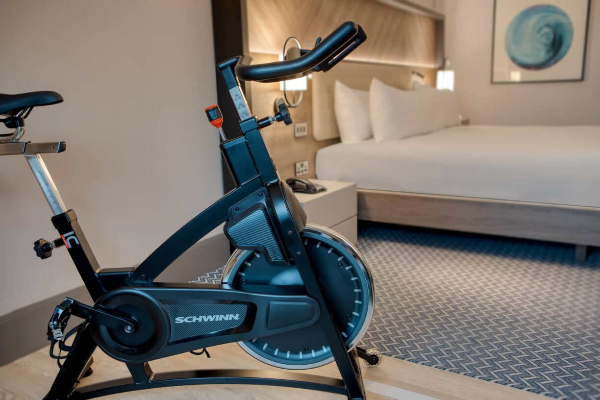 Hilton glasgow room with bike in
