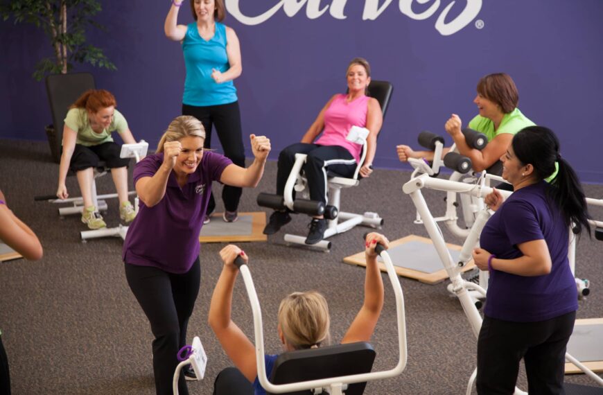 Group Members at Curves workout