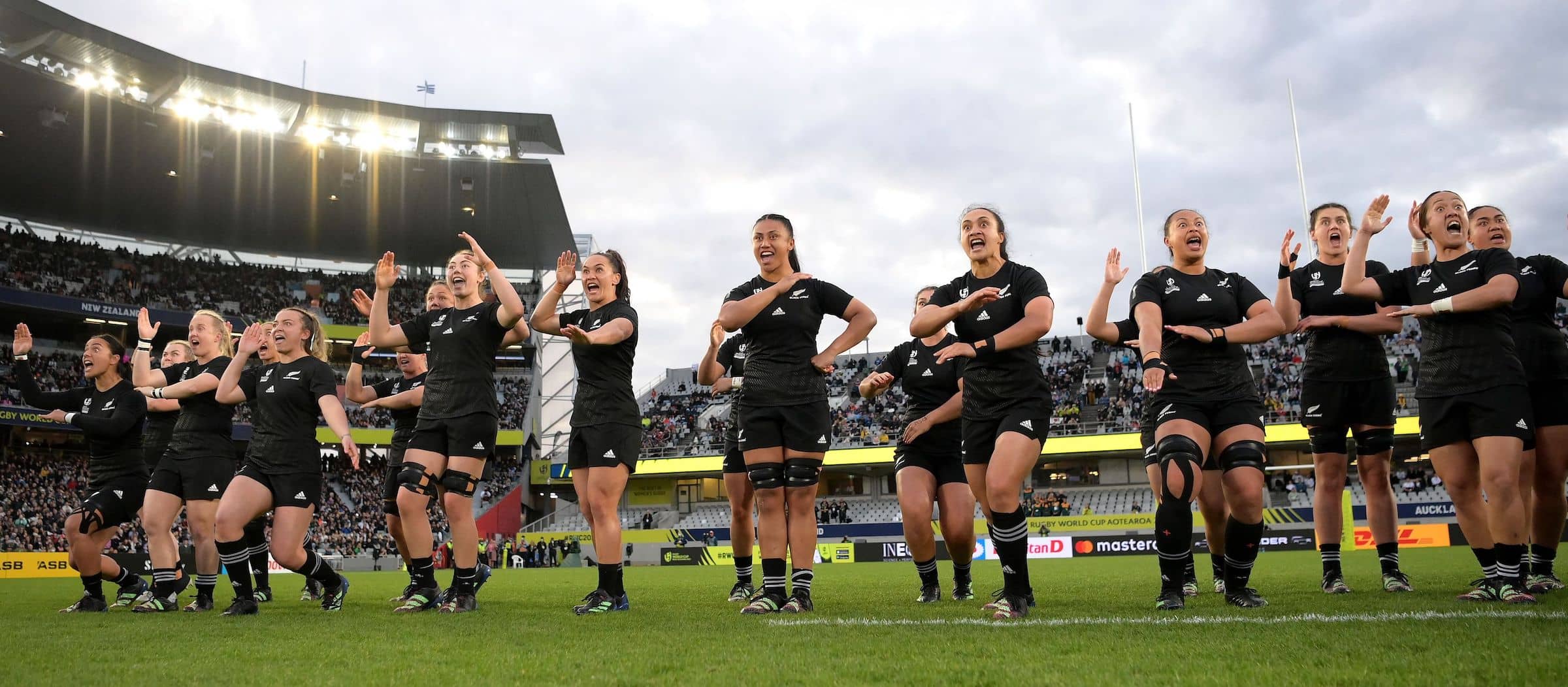 New zealand perform the haka during the pool a rugby world cup 2021 match between australia and new zealand at eden park