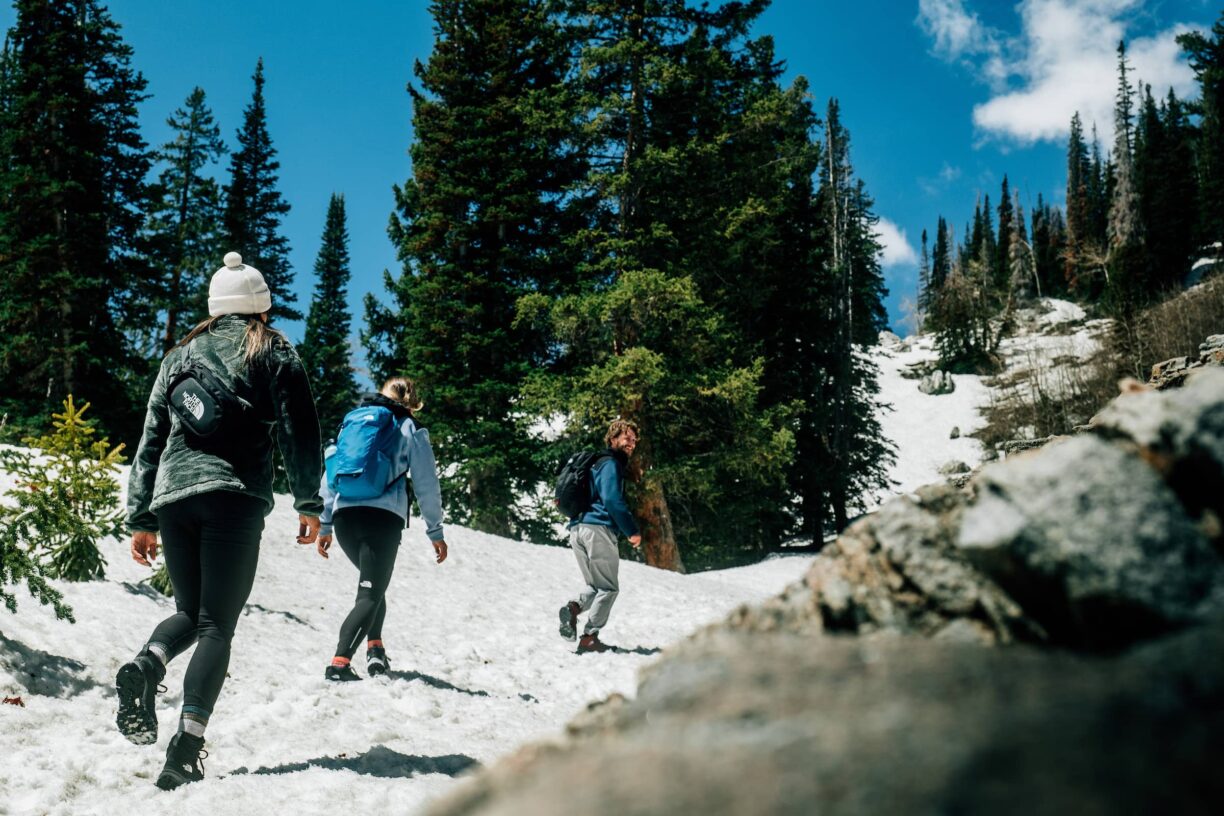 couple wearing the north face Circularity collection_38