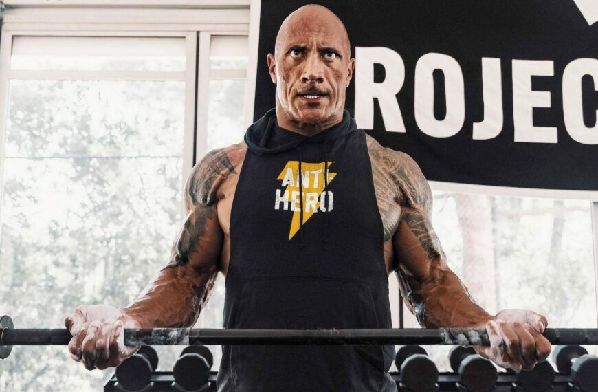 the rock lifting barbell with chains