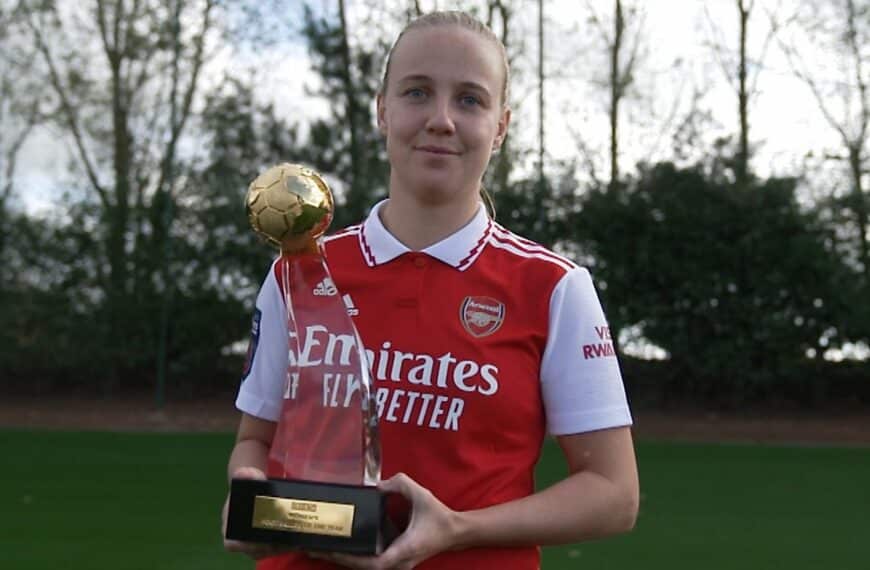 beth mead holds bbc womens player of the year award 2022