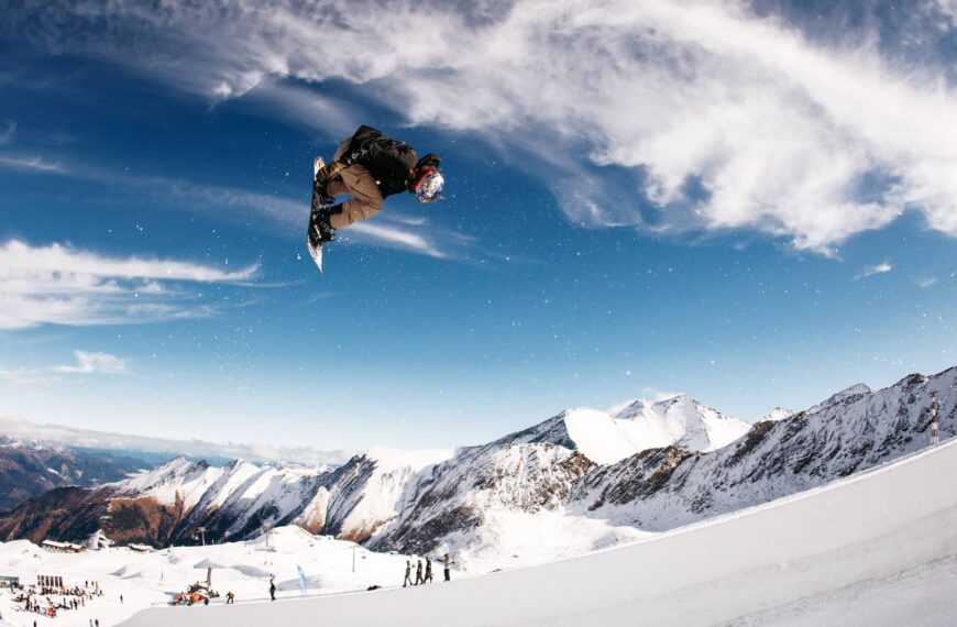 Valentino Guseli trains in Kitzsteinhorn, Austria on November 15, 2022