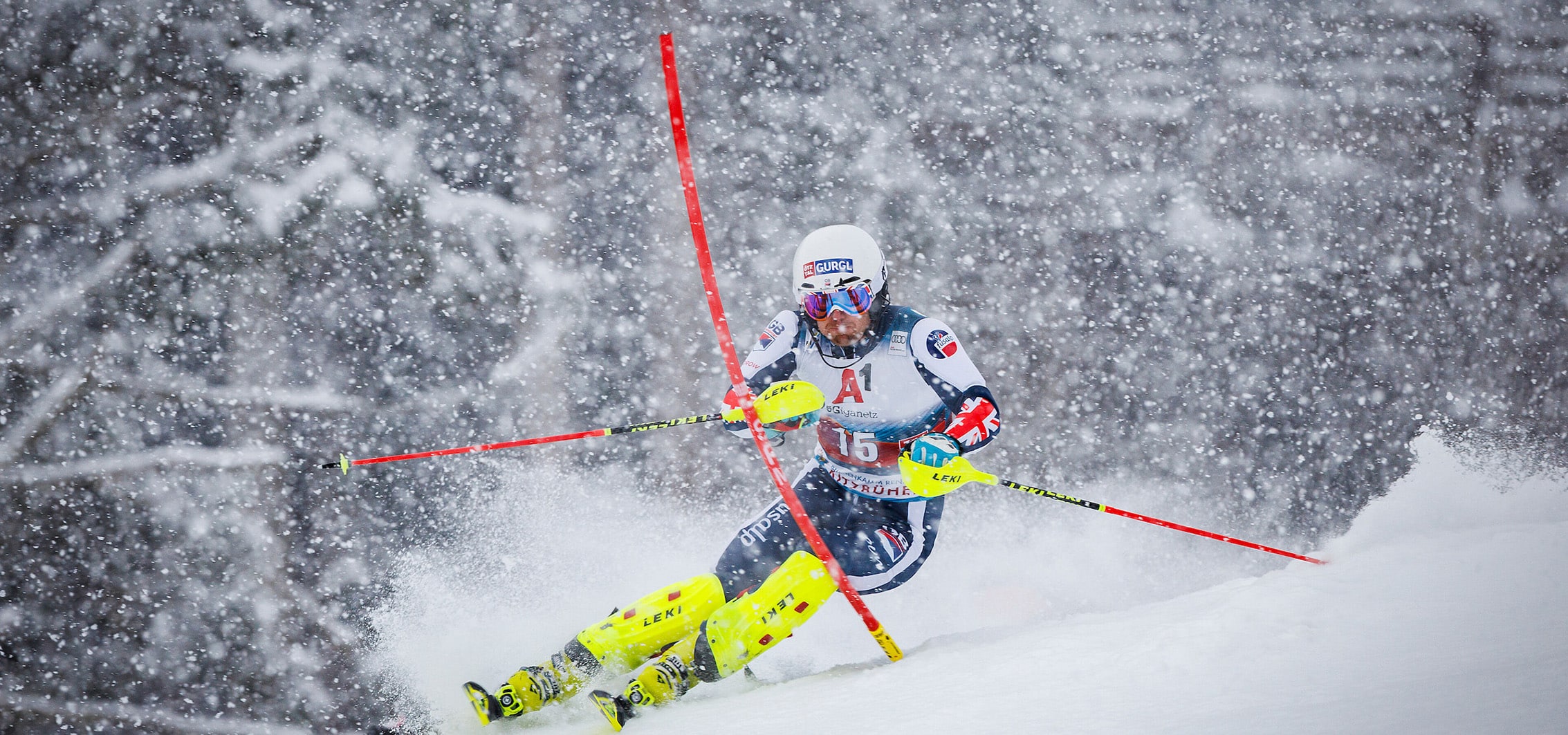 Dave ryding of great britain competes during fis world cup slalom in kitzbuhel, austria on january 22, 2022
