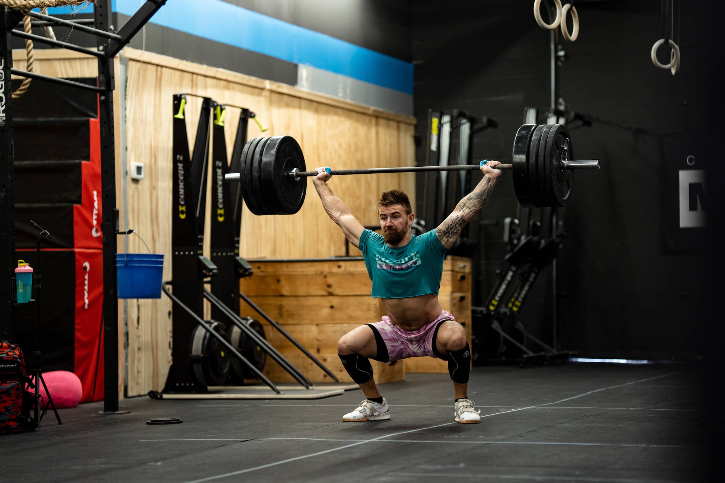 Crossfits nick mathew squats with barbell