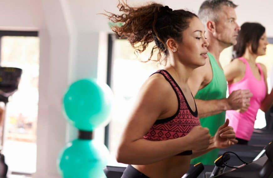 gym goers on treadmill