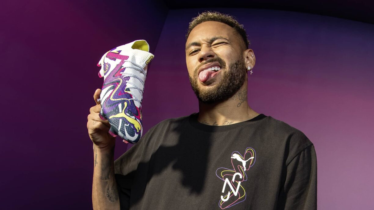 neymar jr with puma football boots