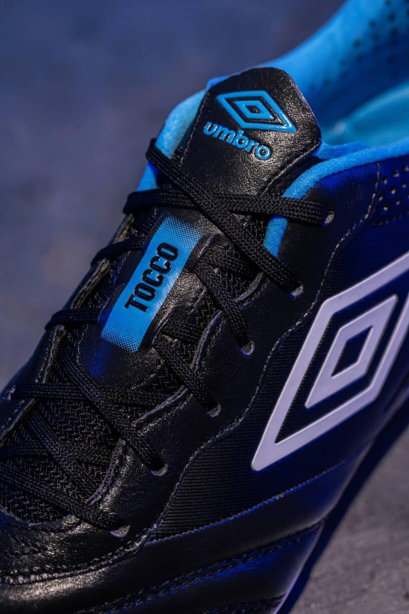 Umbro_Tocco_Black_White_Malibu Blue 3