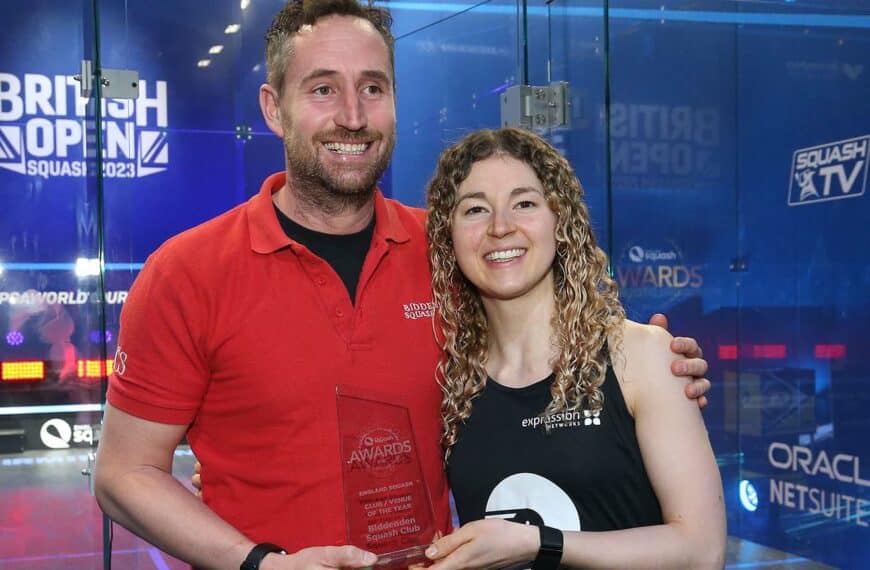 Tom Swain picks up his England Squash Award