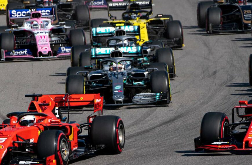 Race Start at Formula 1 Grand Prix of Russia 2019