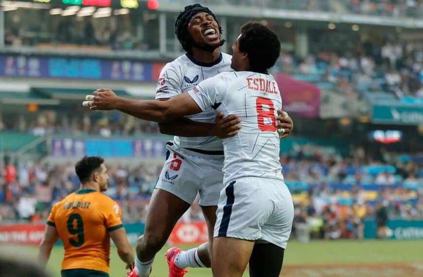 USA captain Kevon Williams and Malacchi Esdale celebrate a try © Mike Lee - KLC fotos