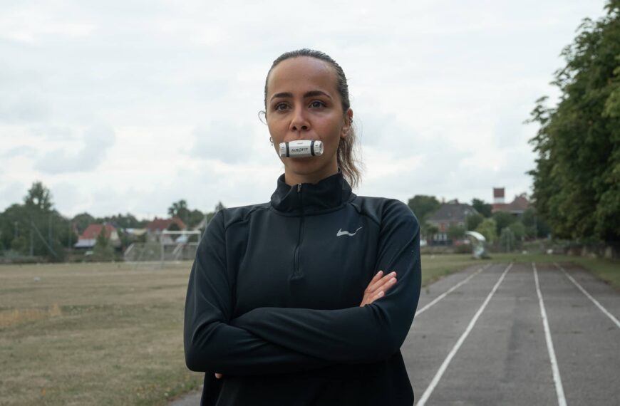 athlete using the airofit device