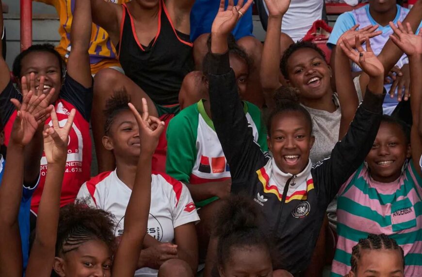 youth girl rugby supporters