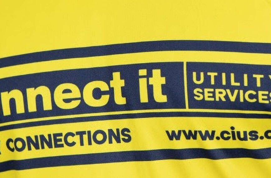 Hampshire Hawks Connect It Utility Services shirt sponsor