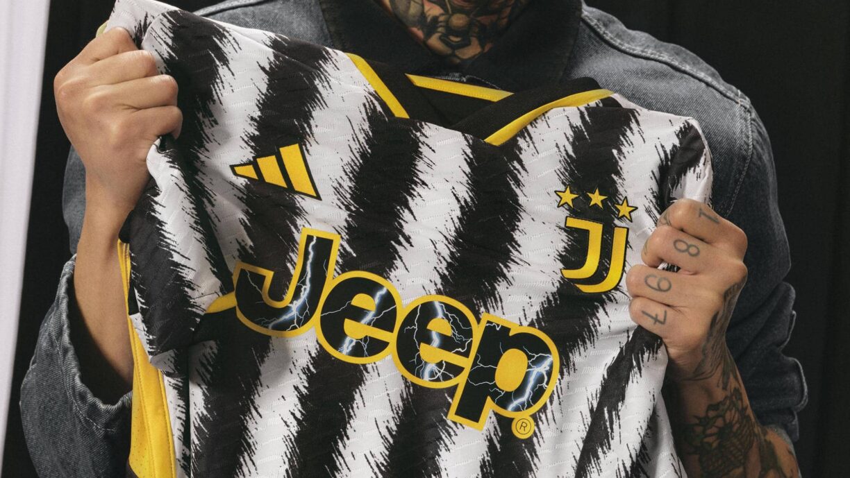 Juventus 2023:24 adidas home shirt