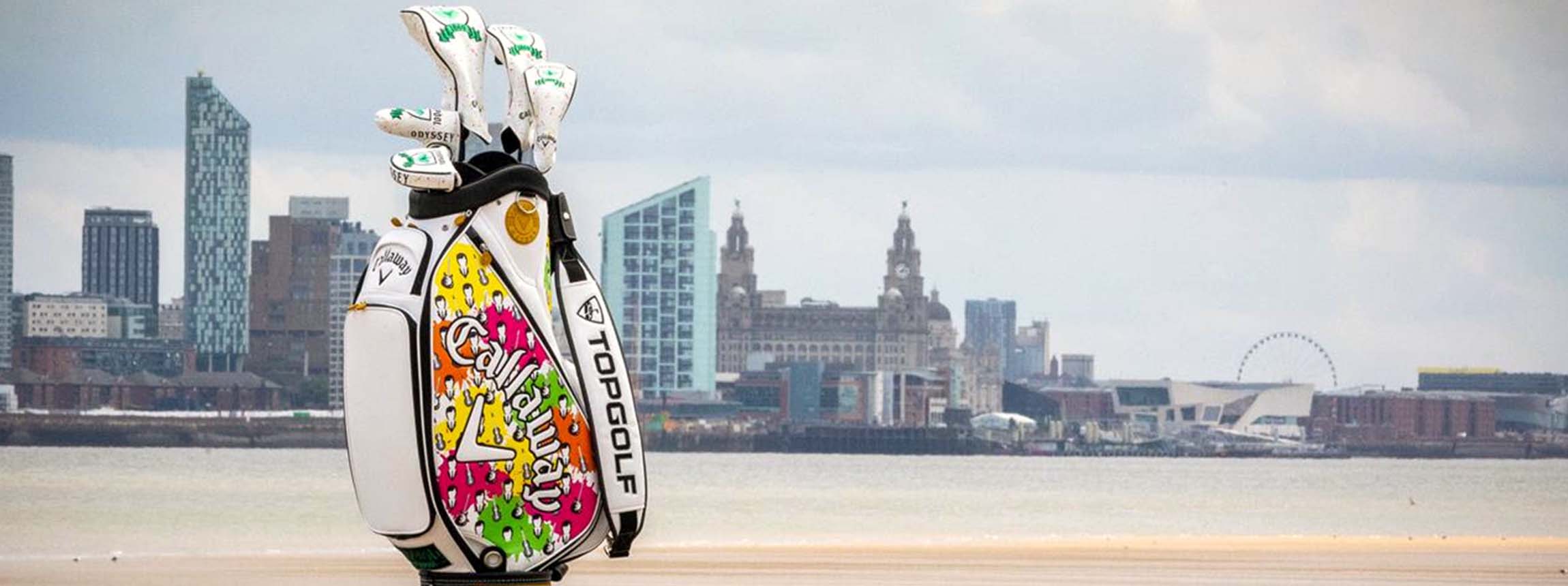 Callaway Golf Bag in front of the Liver Building