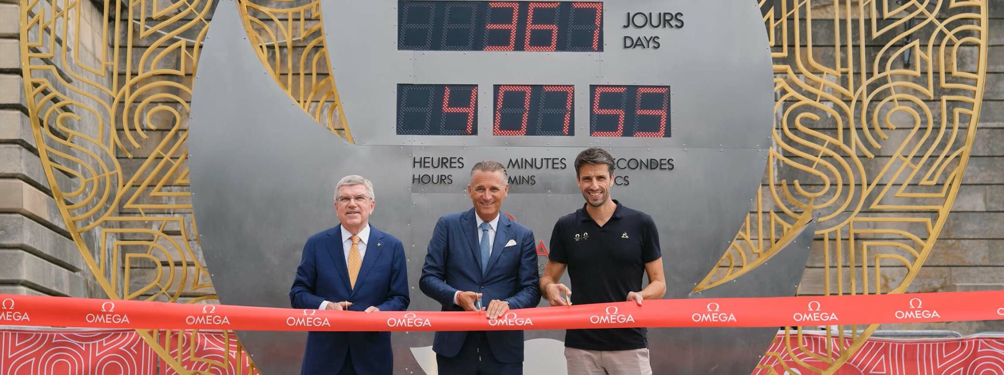 OMEGA Unveils Countdown Clock To Mark One Year To Go To Paris 2024   Raynald Aeschlimann Thomas Bach And Tony Estanguet 2048x766 