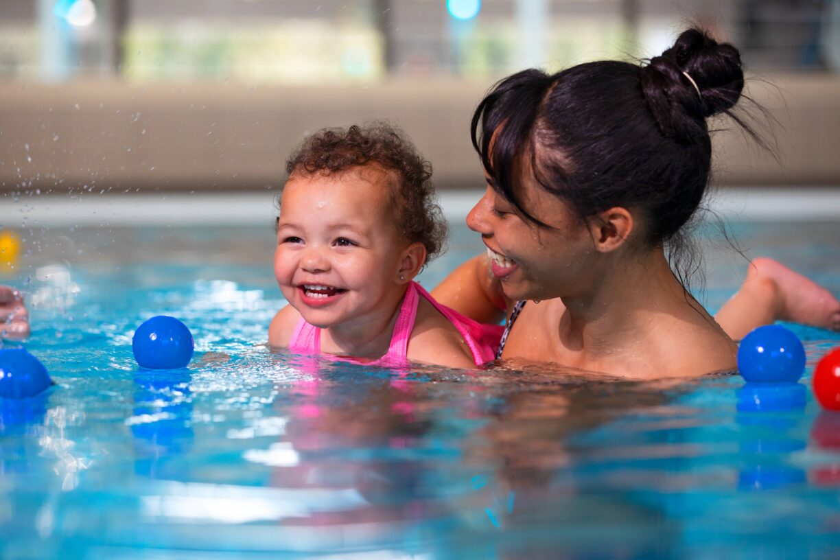 Mother-and-child-in-swimming-pool